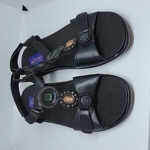 Alivio orthotic friendly sandals 44